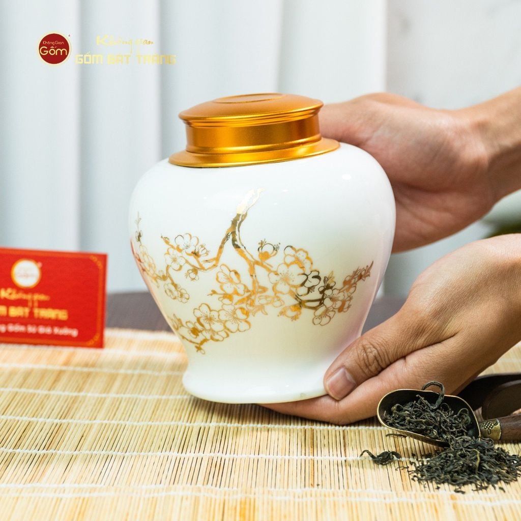 Hũ Đựng Trà Men Trắng Họa Tiết Hoa Mai Vẽ Vàng