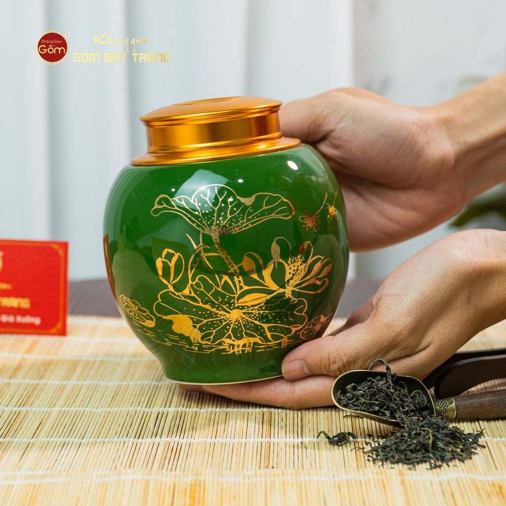 Hũ Đựng Trà Men Xanh Ngọc Họa Tiết Hoa Sen Vẽ Vàng