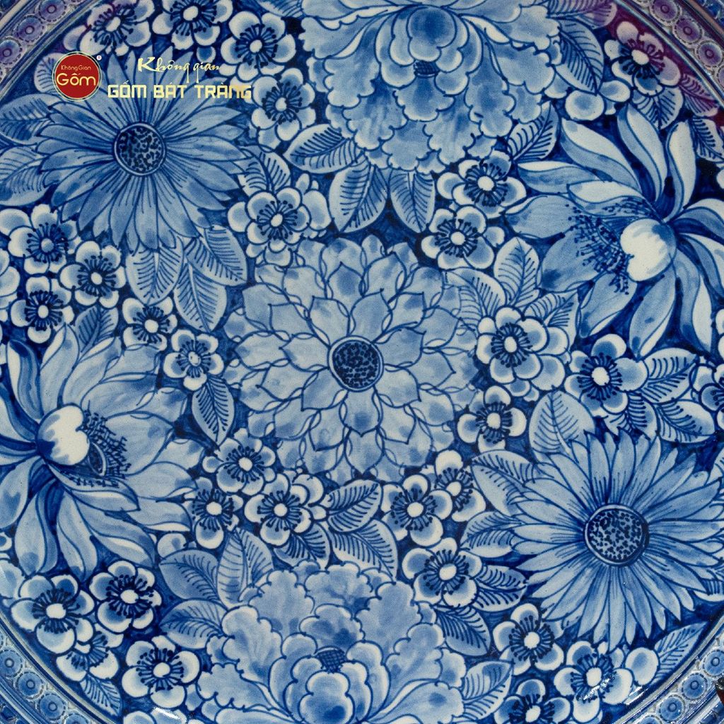 Đĩa Trưng Bày Men Lam Ngàn Hoa Hội Tụ