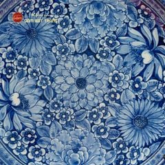 Đĩa Trưng Bày Men Lam Ngàn Hoa Hội Tụ