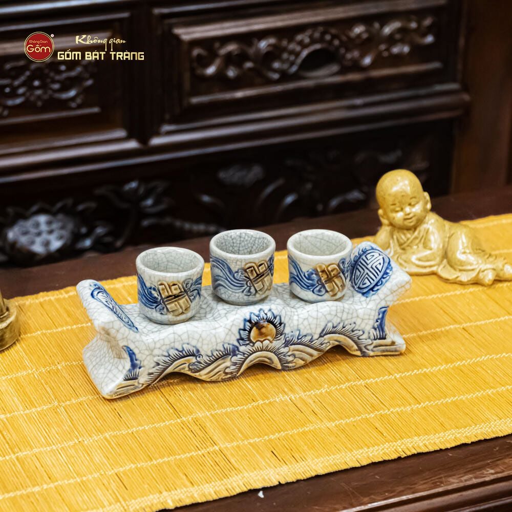 Kỷ Ngai 3 Chén Thờ Men Rạn Nổi Họa Tiết Cuốn Thư