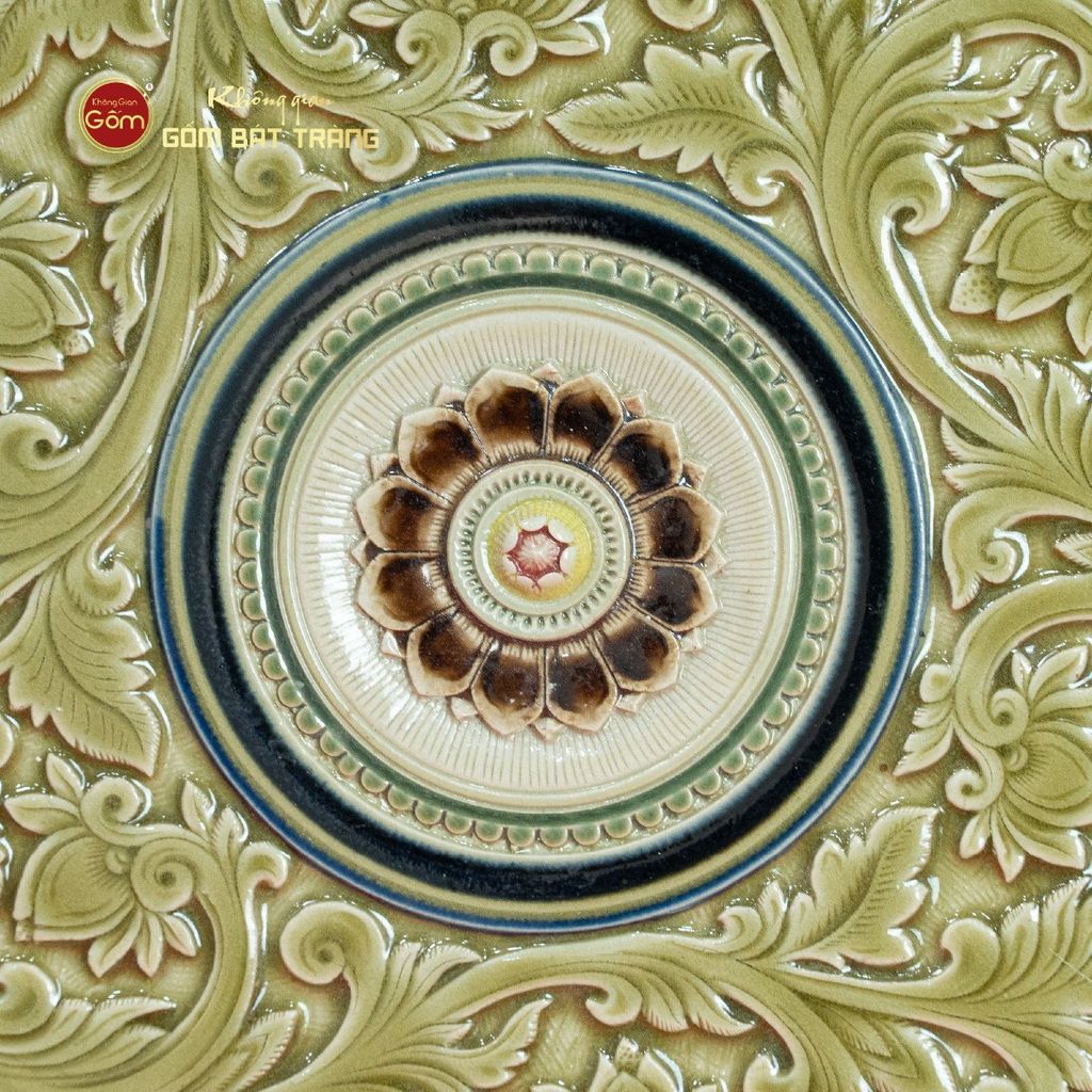 Đĩa Trưng Bày Đắp Nổi Vẽ Màu Hoa Dây