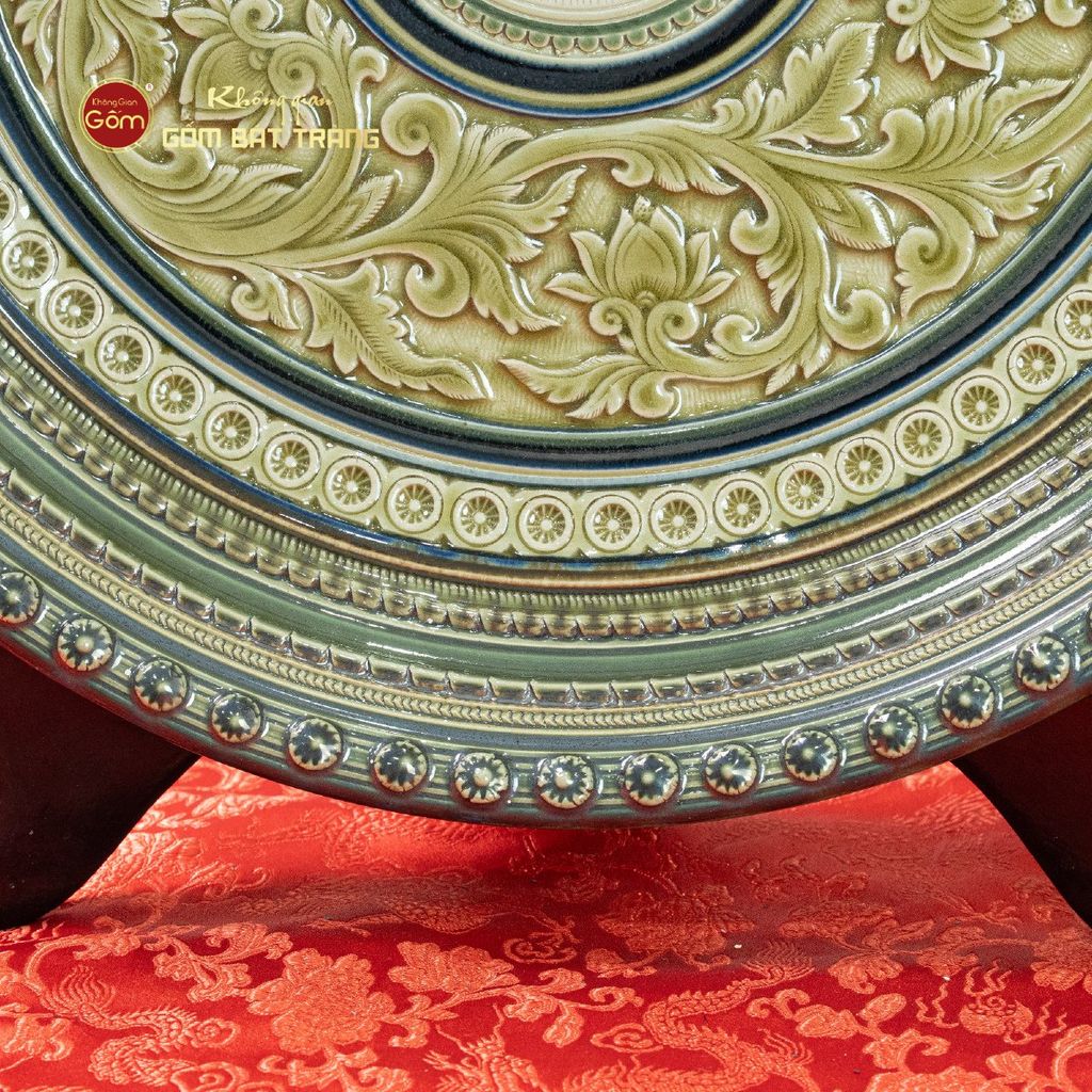 Đĩa Trưng Bày Đắp Nổi Vẽ Màu Hoa Dây