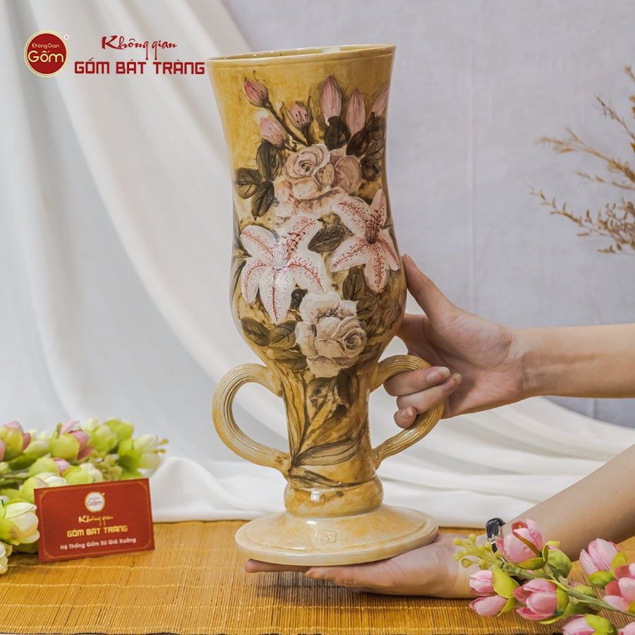 Lọ Cúp Hoa Hồng Vẽ Tay