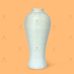 Lọ hoa dáng chân đèn cao men vân ganh trắng