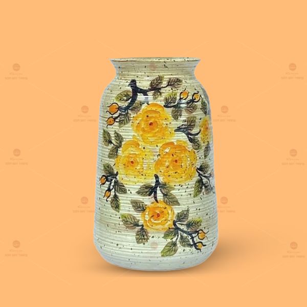 Lọ hoa dáng trụ hoa hồng vàng vẽ tay
