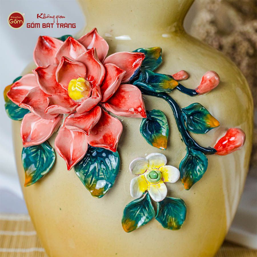 Lọ Hoa Vuốt Tay Đắp Nổi