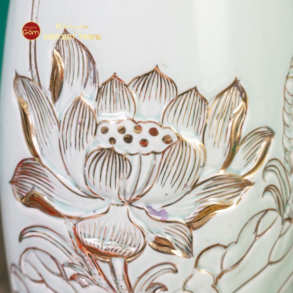 Lọ Hoa Men Màu Hoa Sen Vẽ Vàng