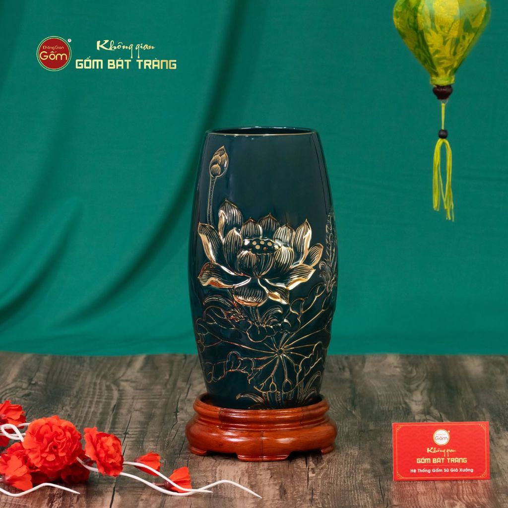 Lọ Hoa Men Màu Hoa Sen Vẽ Vàng