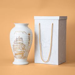 Lọ Hoa Thuận Buồm Xuôi Gió Vẽ Vàng