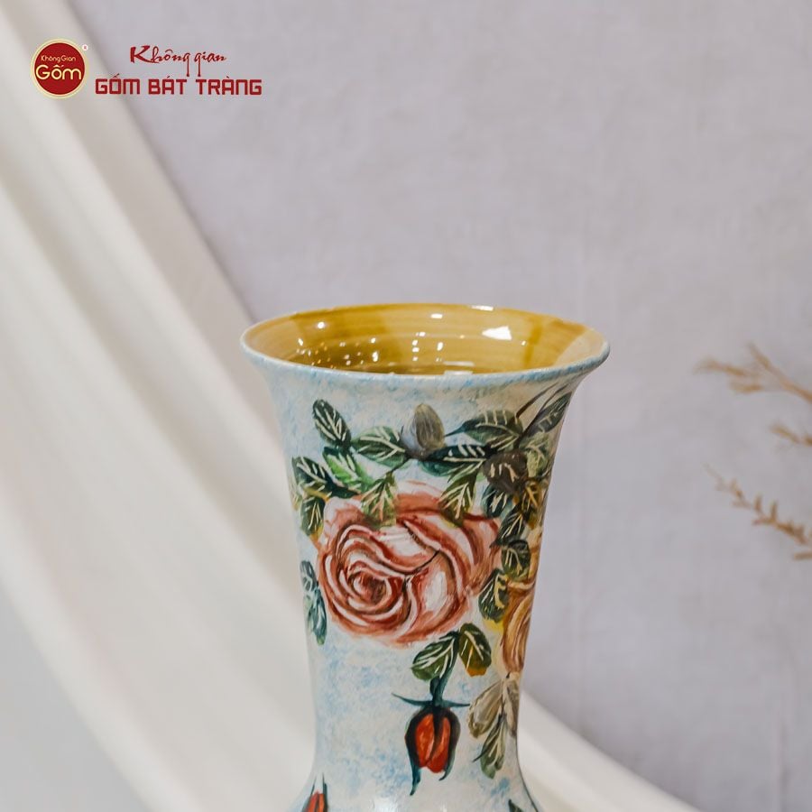 Lọ Hoa Vẽ Tay Hoa Hồng Đỏ Cổ Loe