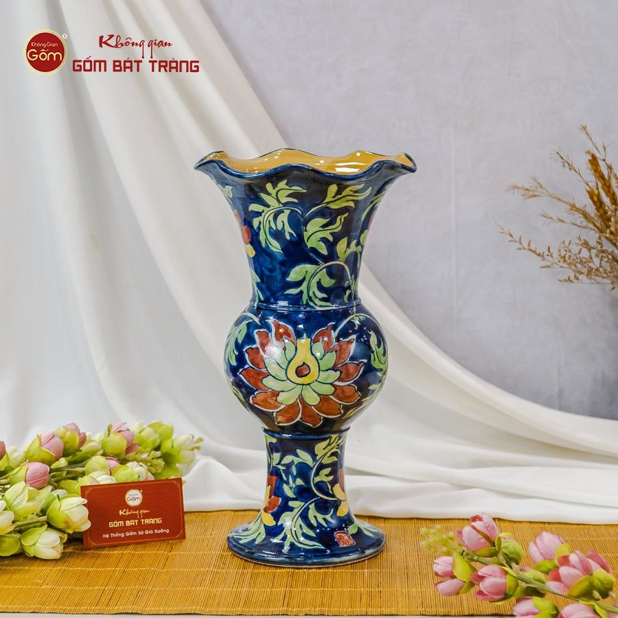 Lọ Hoa Vẽ Tay Hoa Men Xanh