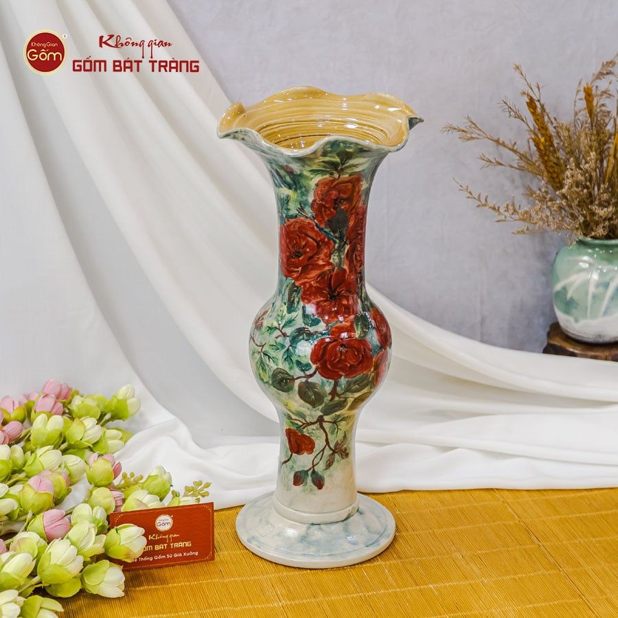 Lọ Hoa Vẽ Tay Nụ Hồng Đỏ
