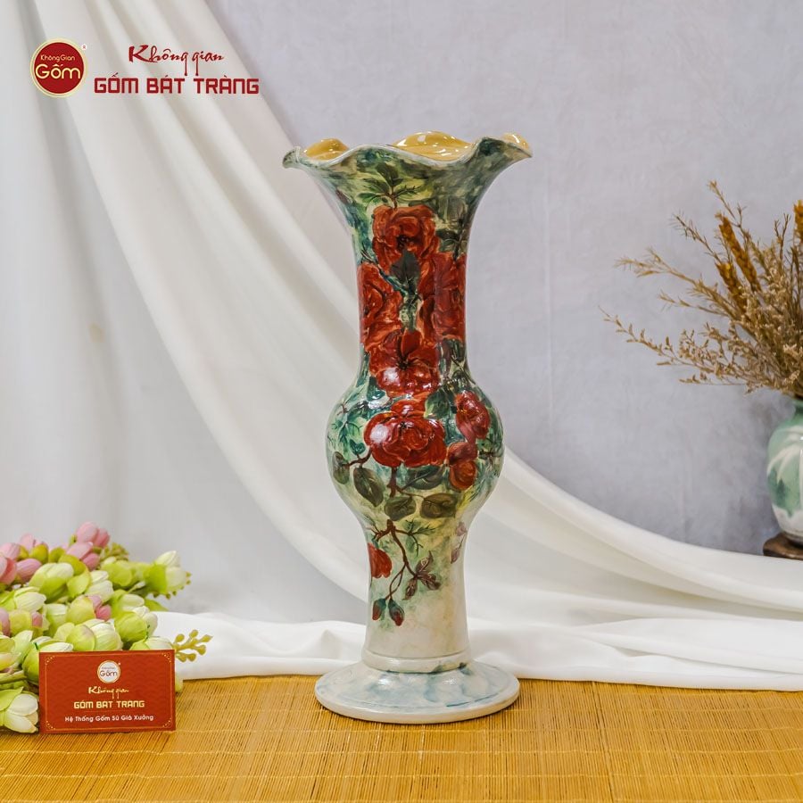 Lọ Hoa Vẽ Tay Nụ Hồng Đỏ