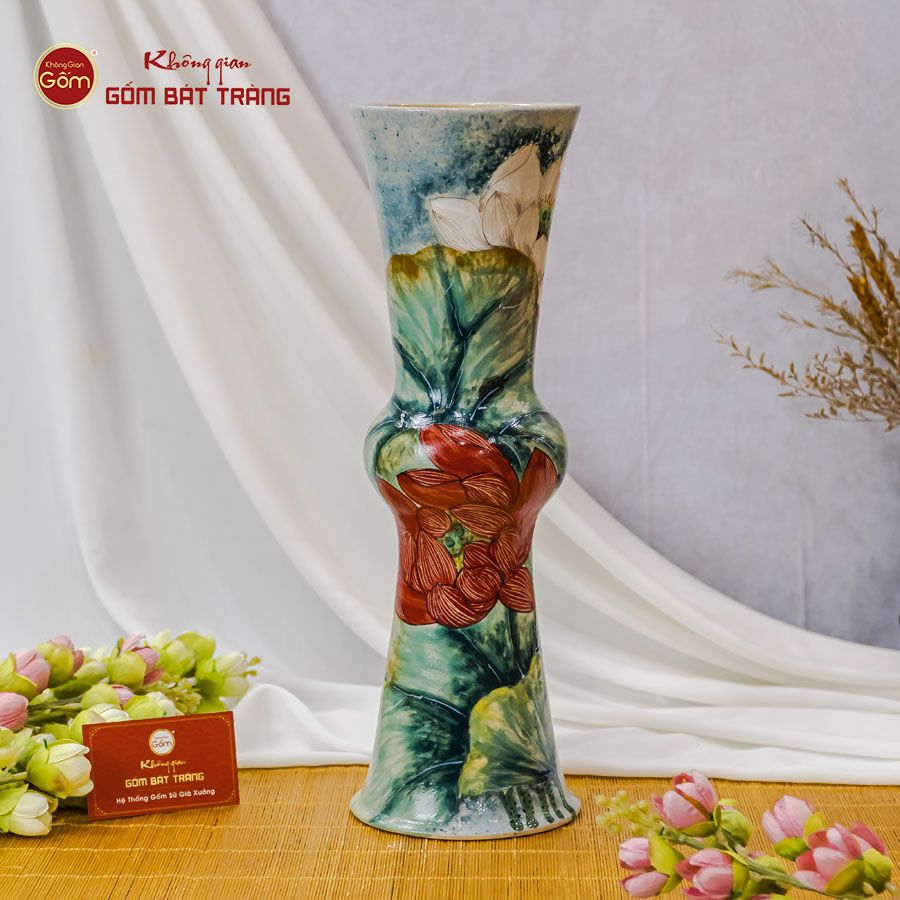 Lọ Hoa Vẽ Tay Sen Đỏ