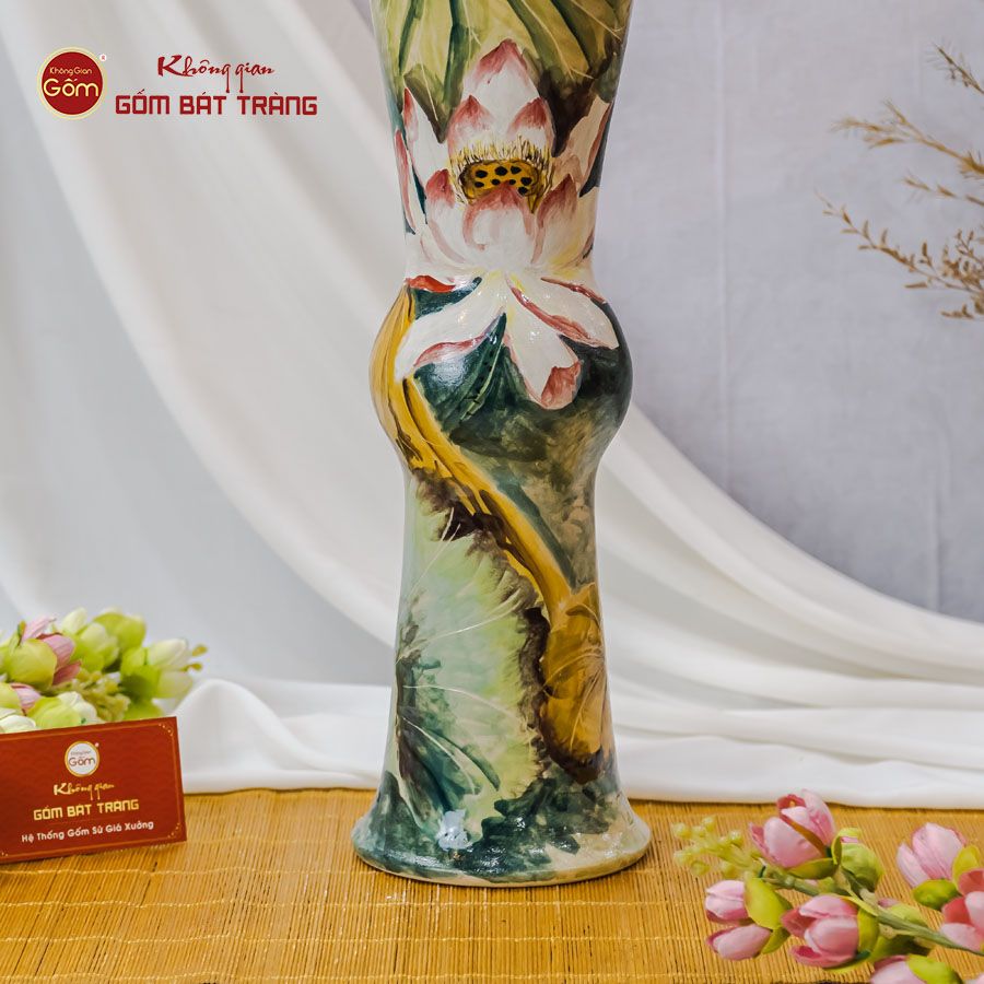 Lọ Hoa Vẽ Tay Sen Hồng