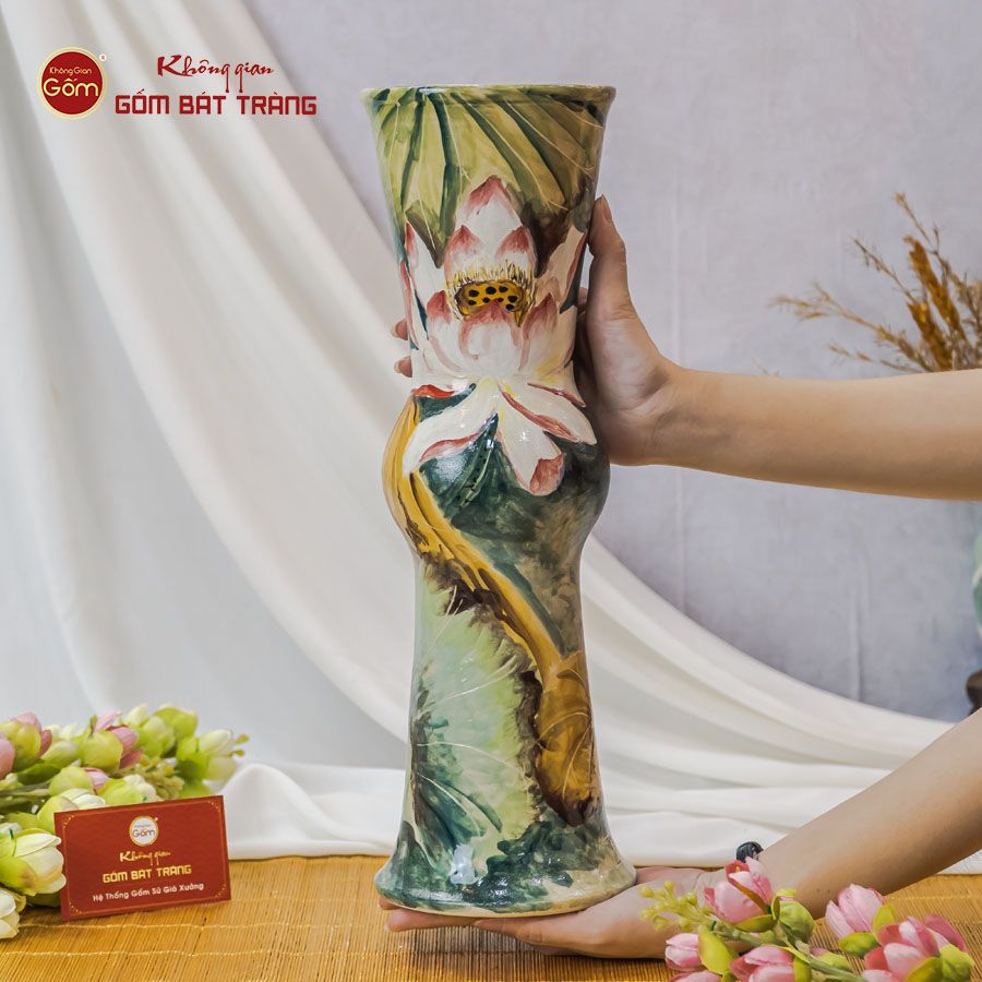 Lọ Hoa Vẽ Tay Sen Hồng