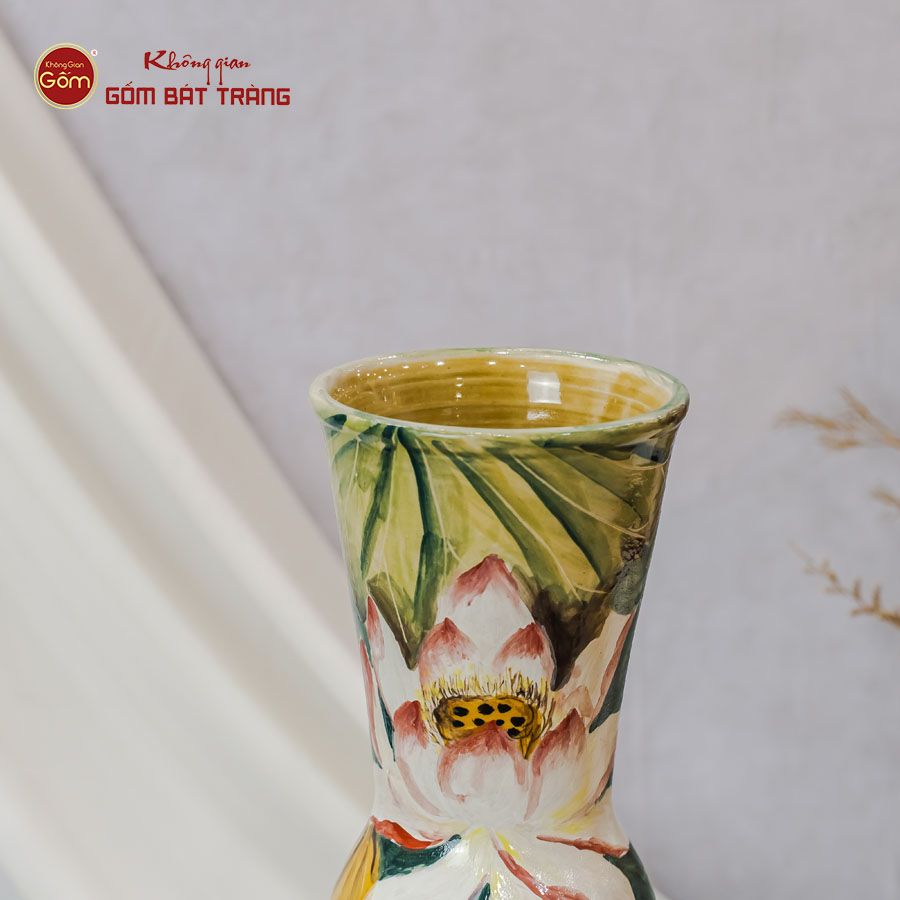 Lọ Hoa Vẽ Tay Sen Hồng