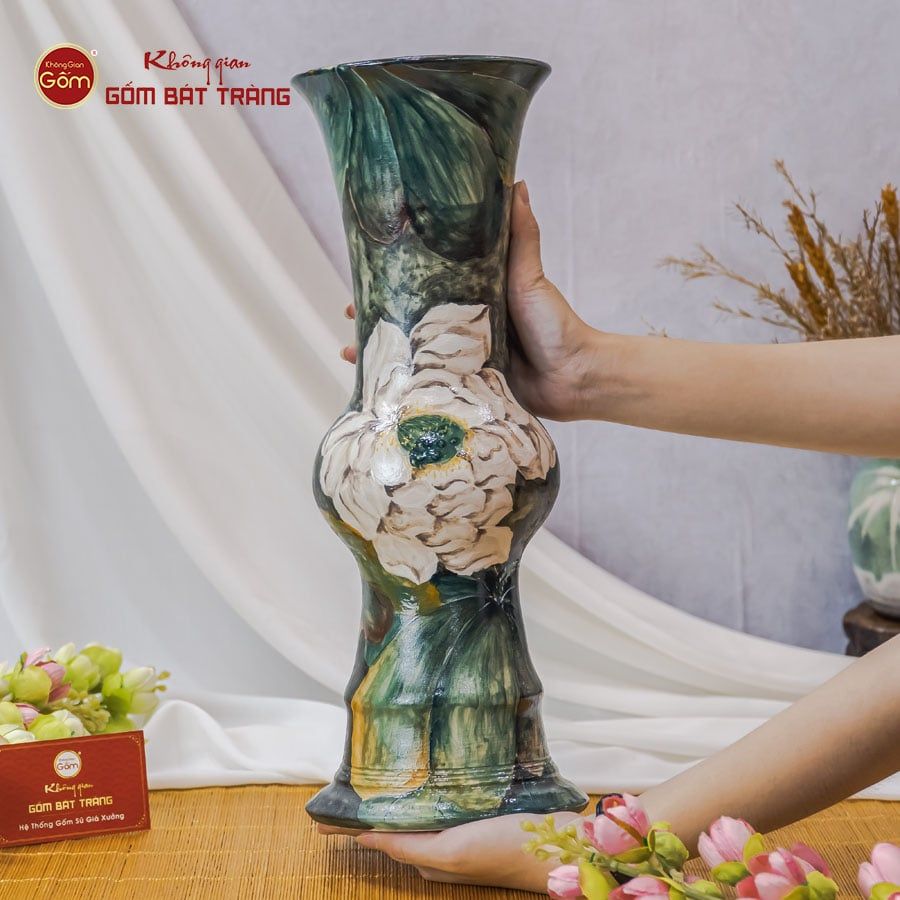Lọ Loa Vẽ Tay Sen Trắng
