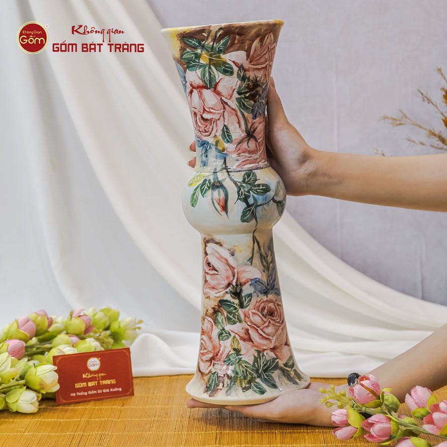 Lọ Hoa Vẽ Tay Vườn Hồng