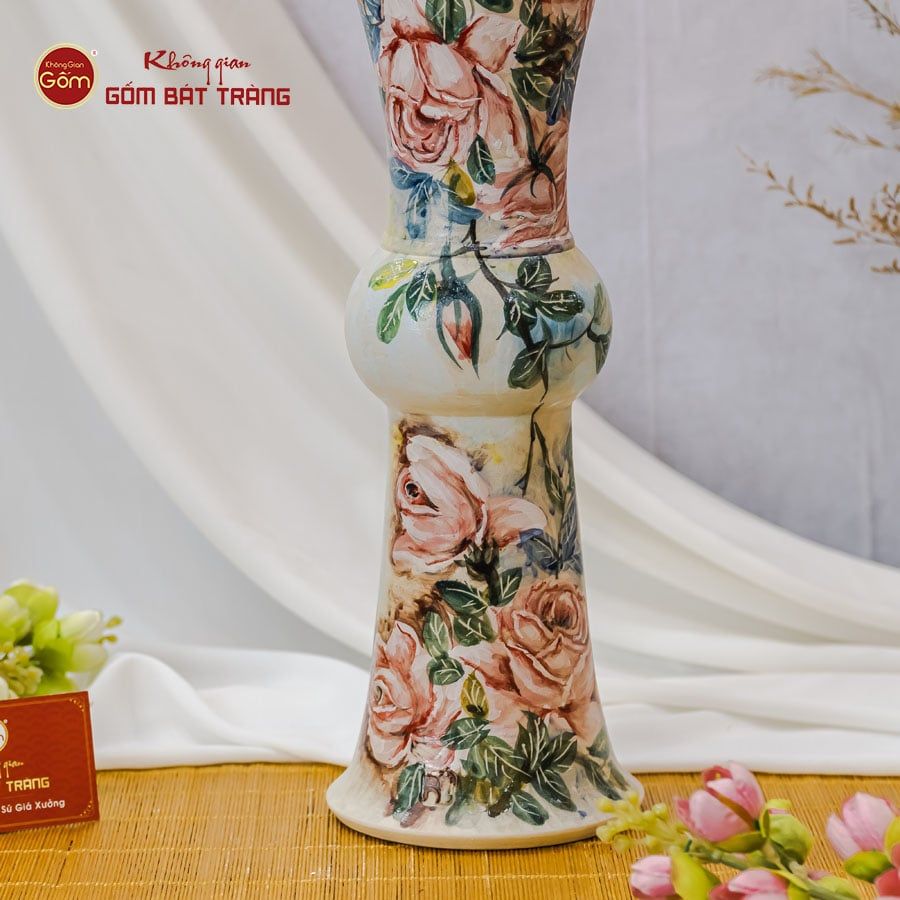 Lọ Hoa Vẽ Tay Vườn Hồng