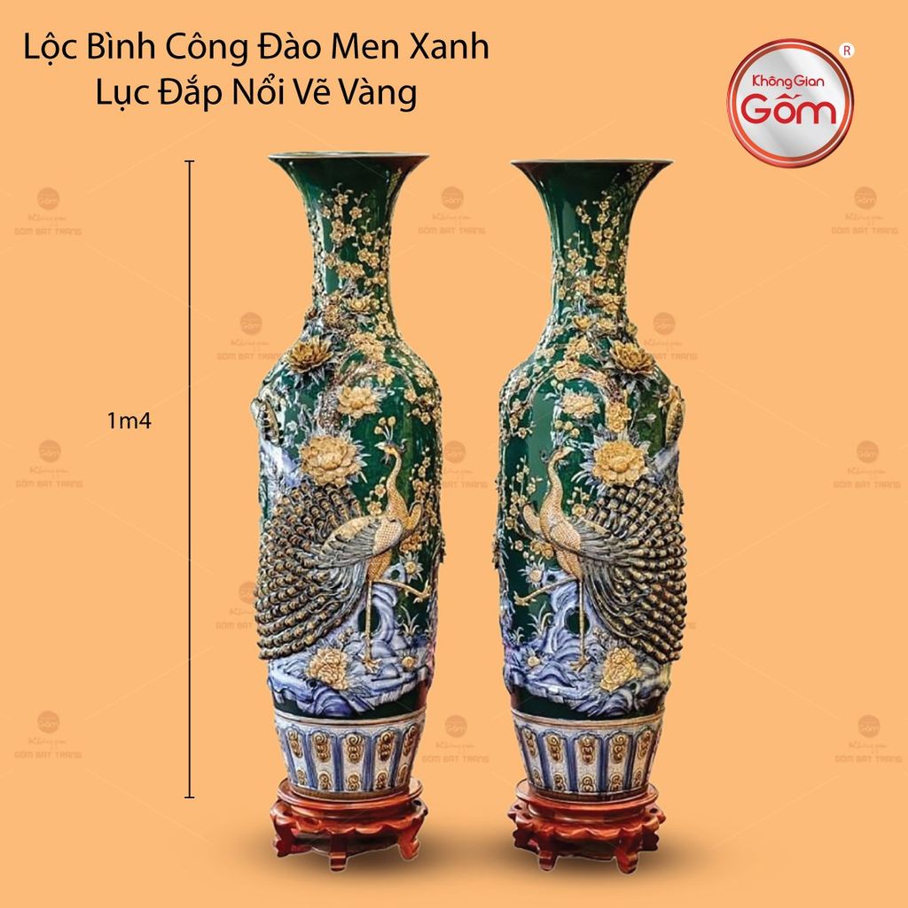 Lộc Bình Công Đào Men Xanh Lục Đắp Nổi Vẽ Vàng