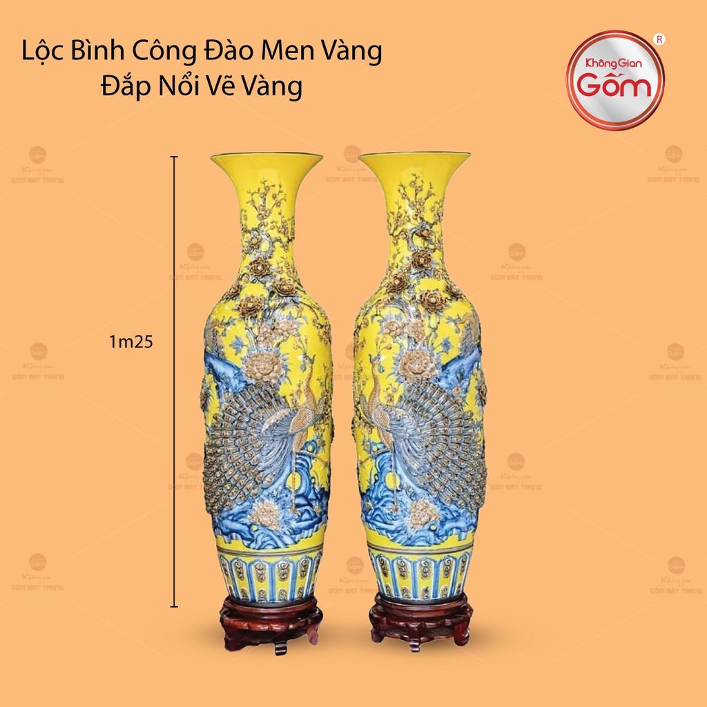 Lộc Bình Công Đào Men Vàng Đắp Nổi Vẽ Vàng