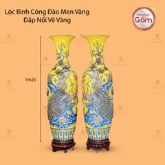 Lộc Bình Công Đào Men Vàng Đắp Nổi Vẽ Vàng
