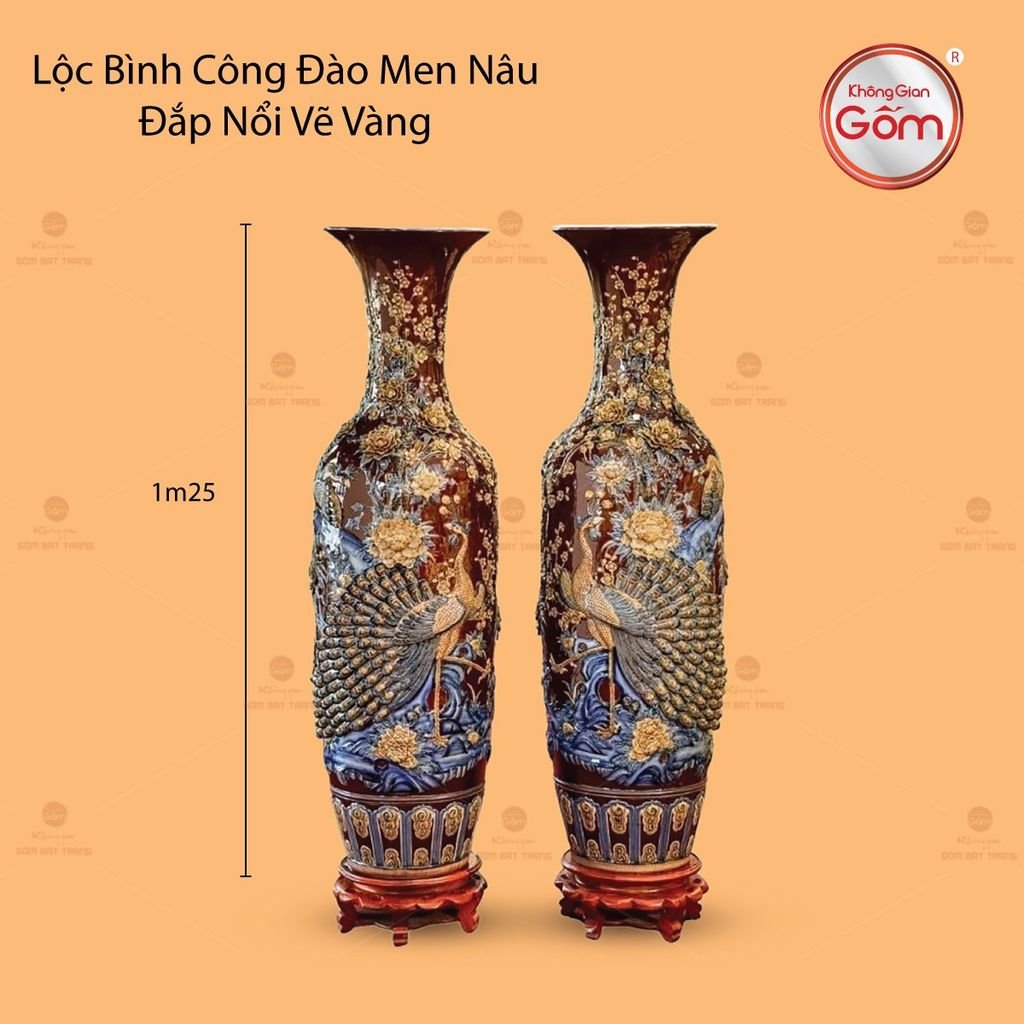 Lộc Bình Công Đào Men Nâu Đắp Nổi Vẽ Vàng