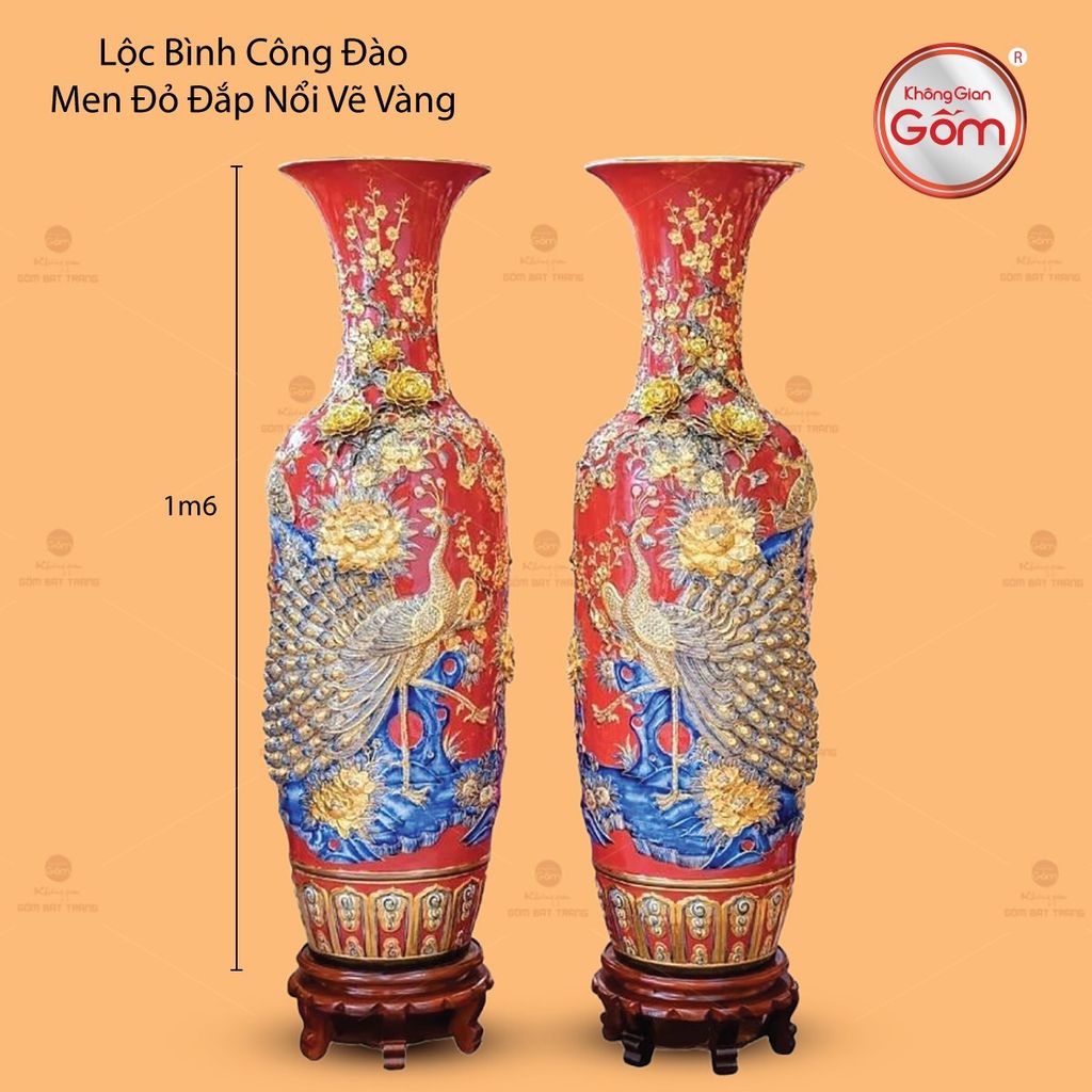 Lộc Bình Công Đào Men Đỏ Đắp Nổi Vẽ Vàng