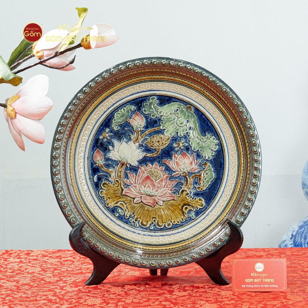 Đĩa Trưng Bày Đắp Nổi Vẽ Màu Hoa Sen