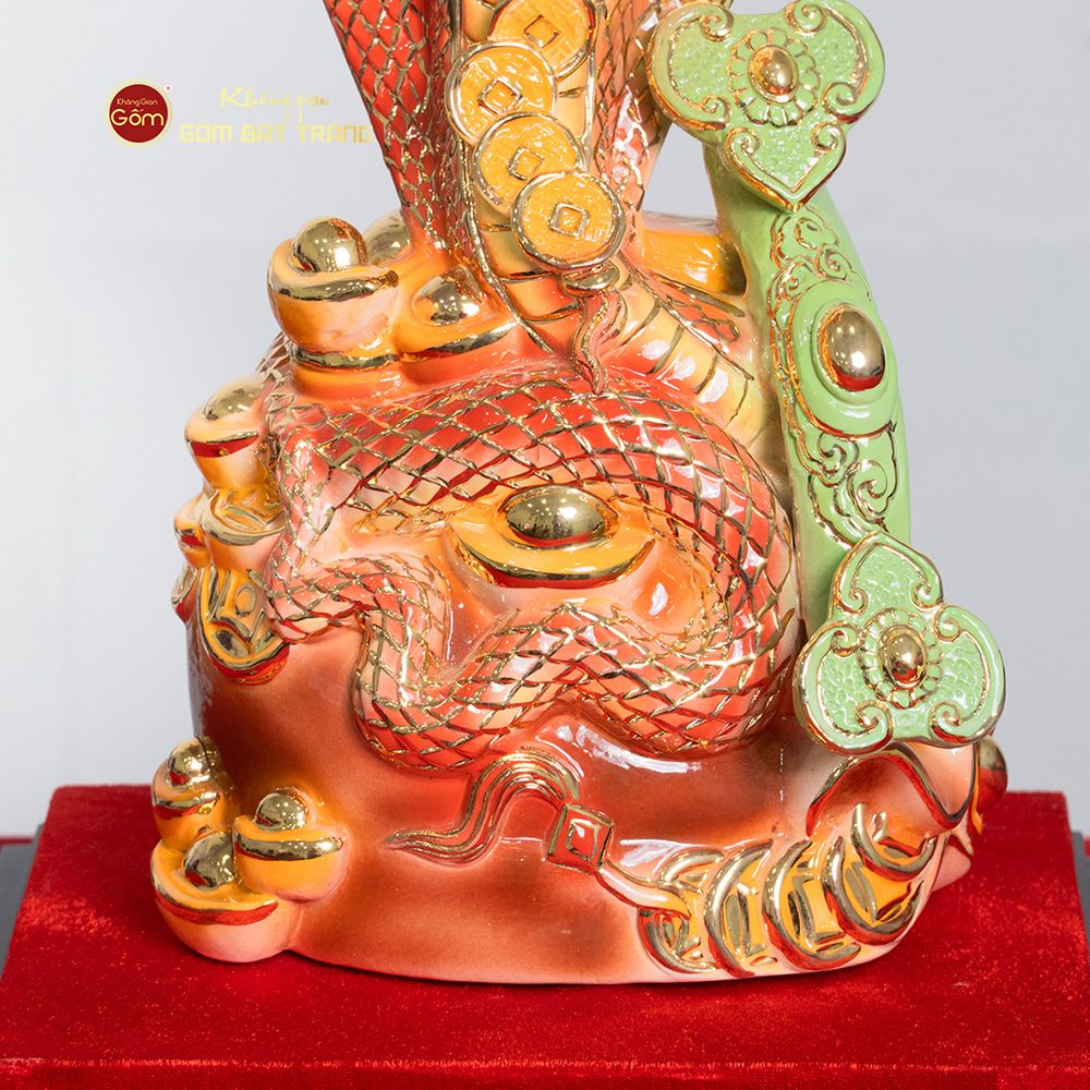 Tượng Linh Vật Ất Tỵ 2025 Vẽ Vàng