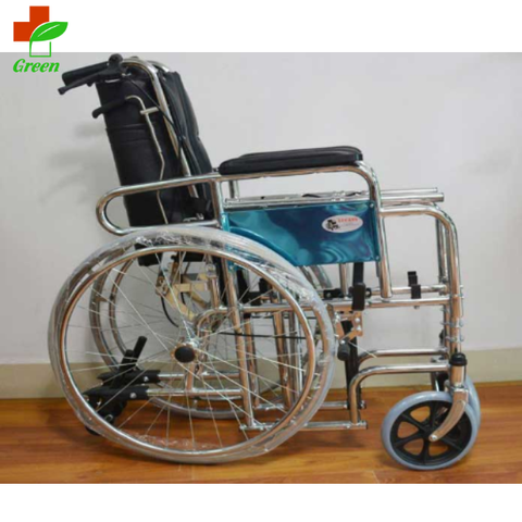  Xe lăn Lucass X7A đa năng có bô vệ sinh, chống lật và tựa chân 