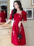  Đầm đỏ cổ vuông tay phồng 