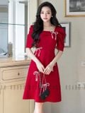  Đầm đỏ cổ vuông tay phồng 