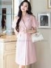 Đầm hồng cổ vest tay phồng