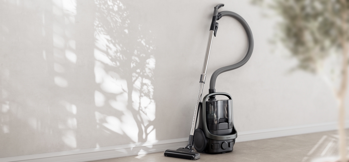 Máy hút bụi MC-CL609HN49 với công nghệ gió xoáy và bộ lọc HEPA