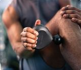 Thiết bị massage cầm tay Therabody Theragun Mini gen 3