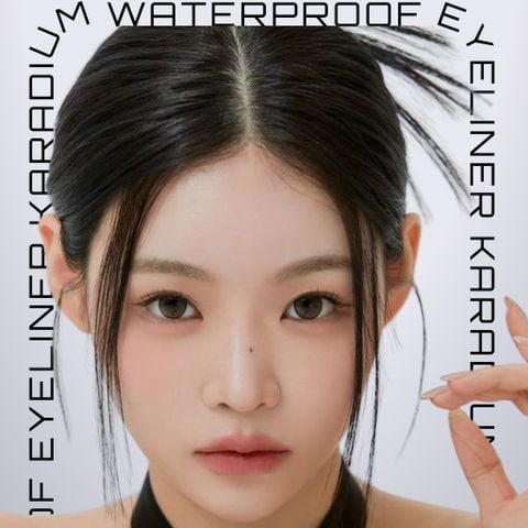 Bút dạ kẻ mắt Karadium Waterproof Eyeliner Pen Black vỏ đen nét đậm