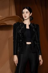 Áo vest đen kết hoa  3D nổi