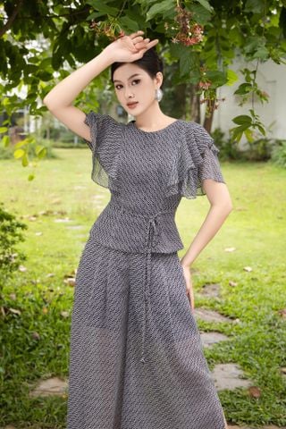 Áo voan tơ gân cánh dơi