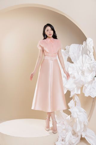 Chân váy hồng Queen