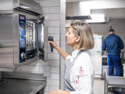 LÒ HẤP NƯỚNG ĐA NĂNG RATIONAL 6 KHAY GN 2/3 - ICOMBI PRO XS 6-2/3 GN