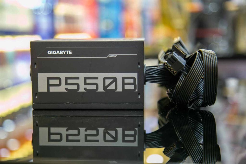 Nguồn máy tính GIGABYTE P550B (550W, 80 PLUS Bronze, 120mm Silent Fan, ATX)
