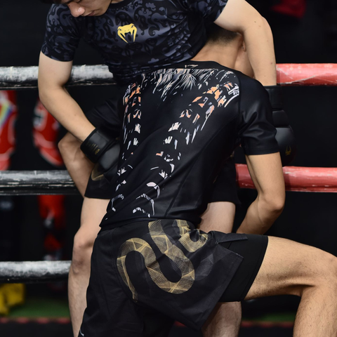  ÁO TẬP MMA TIGER VENUM RASHGUARD 