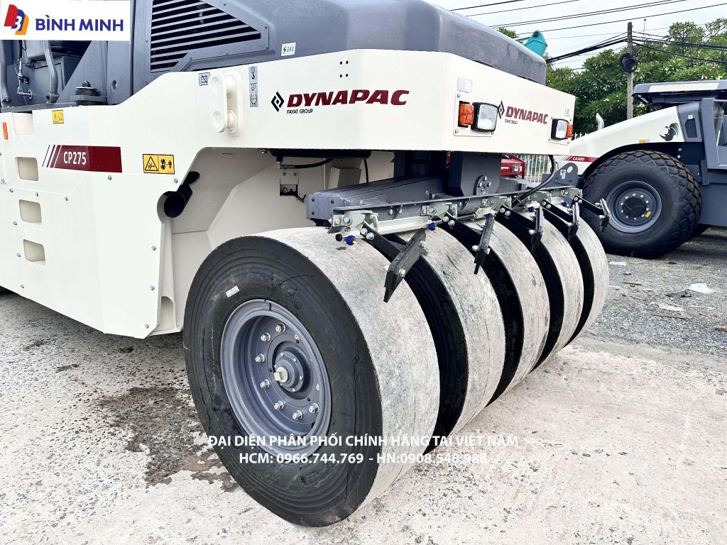 XE LU TĨNH DYNAPAC 9 BÁNH LỐP CP275