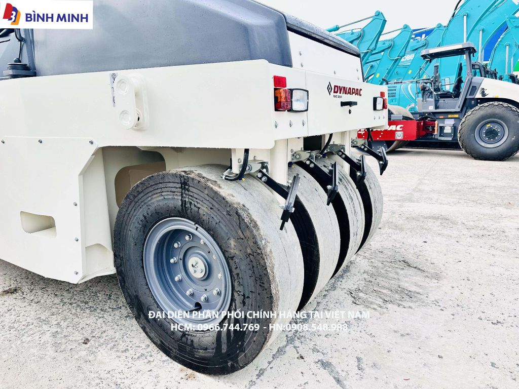 XE LU TĨNH DYNAPAC 9 BÁNH LỐP CP275