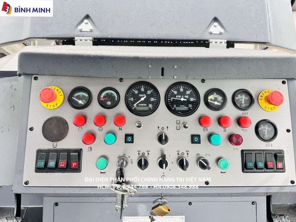 XE LU TĨNH DYNAPAC 9 BÁNH LỐP CP275