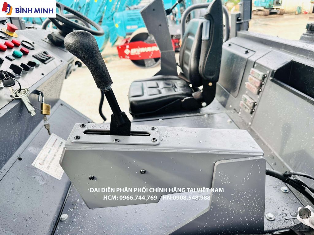 XE LU TĨNH DYNAPAC 9 BÁNH LỐP CP275