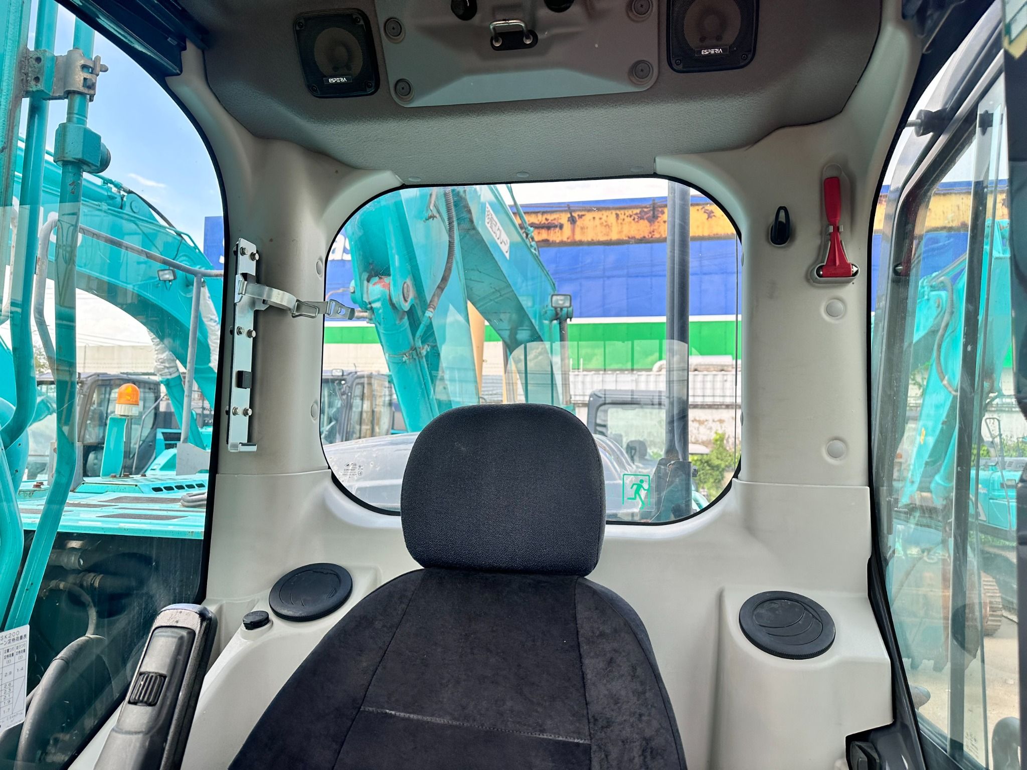  MÁY ĐÀO BÁNH XÍCH KOBELCO SK200-9 - 2014 